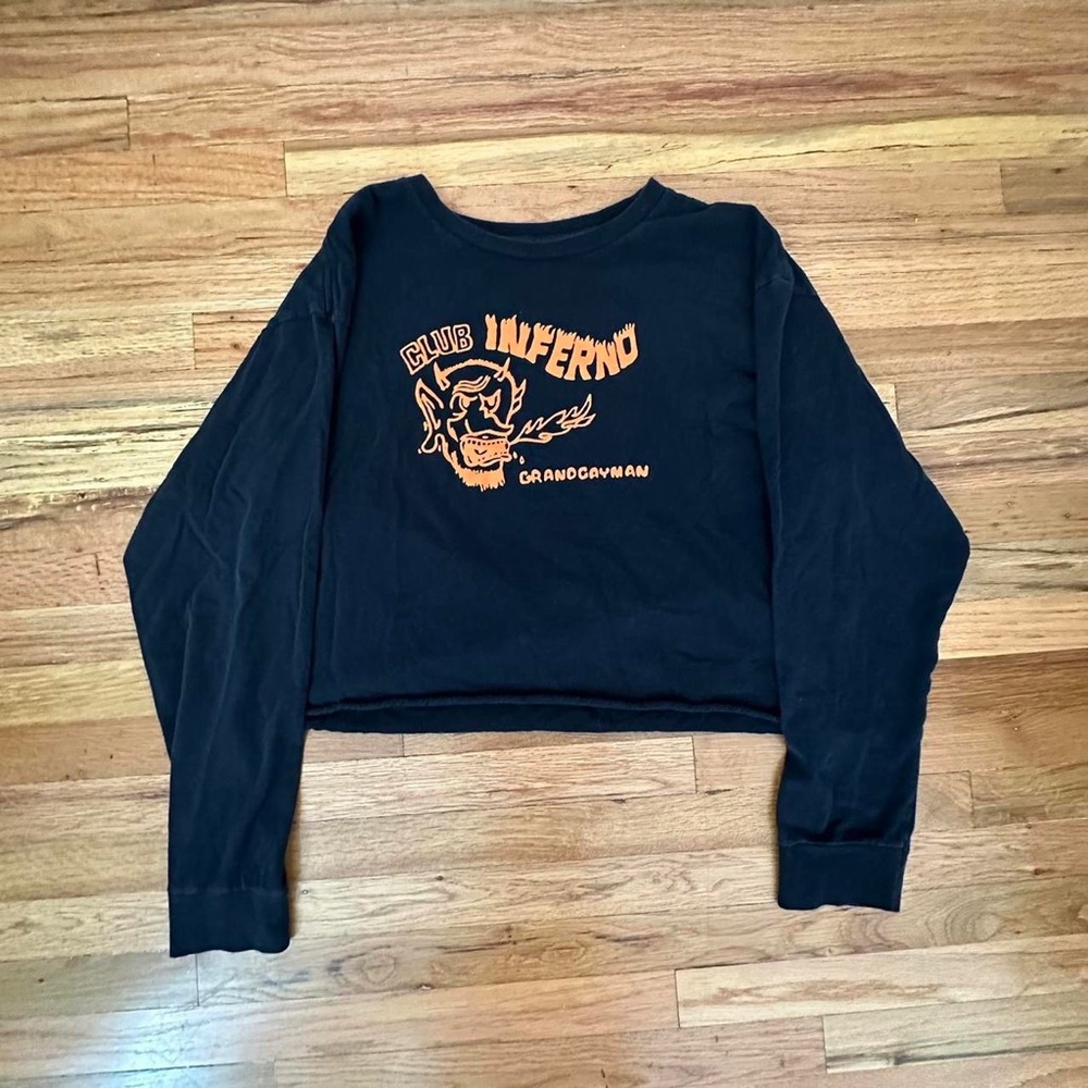 brandy melville club inferno long sleeve 💐